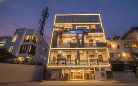 Fabhotel Pranjul Inn